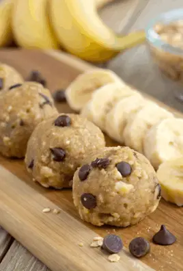 Peanut Butter Banana Chocolate Chip Energy Bites